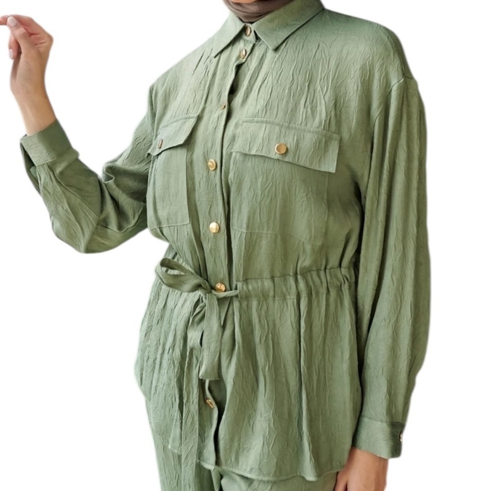 NWT Zara Green Satin Crinkle Cinch Waist Button Down Blouse